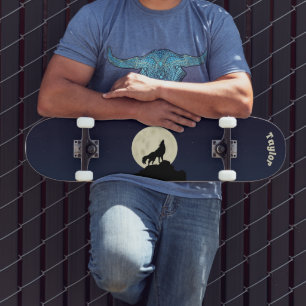 ウルフハウリングアットザムーンイラストレーション パーソナライズされた スケートボード