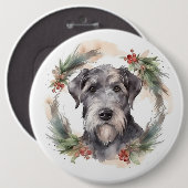 ウルフハウンドのクリスマスリース お祭り気分な愛犬 缶バッジ (正面&裏面)