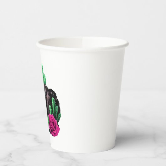 ウルフ24: 紙コップ (左)