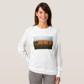 ウルル/エアーズロックの午後の光 Tシャツ (正面フル)