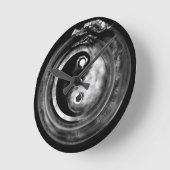 ウロボロスインヤン ラウンド壁時計 (傾斜)