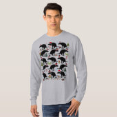 ウンチをする犬のクリスマスパターン Tシャツ (正面フル)