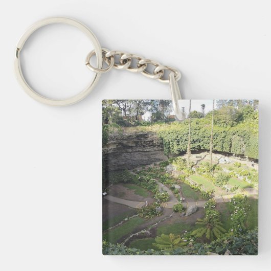 ウンファーストンシンホールヒドゥンサンクチュアリ キーホルダー (正面)