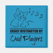 ウードの選手に気さくされる好奇心の強い猫 マグネット (正面)