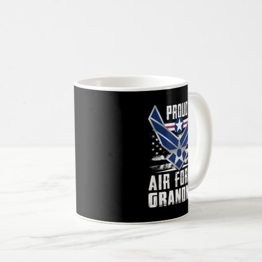 ウーメン誇りを持ったズエアフォースおばあちゃん米国空軍ミリタ コーヒーマグカップ (正面右)