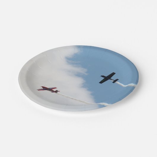 エアショーの固定翼航空機のドッグファイト ペーパープレート (アングル)