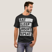 エアソフトが好きな人のための エアソフト 食べる 寝る エアソフト Tシャツ (正面フル)