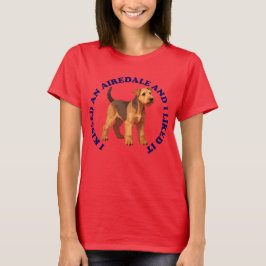 エアデール・テリアの子犬にキスをした Tシャツ
