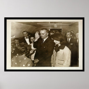 エアフォースワンの宣誓を取っているLyndon Johnson ポスター