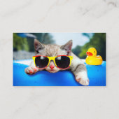 エアマットレスにサリラックスングラスを掛けた猫 名刺 (裏面)