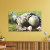 エアマンは湿った野原を這う キャンバスプリント (インサイチュ (リビング))