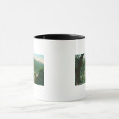 エアリアルビューオブウィッター春ホテルエクステリア マグカップ (中央)