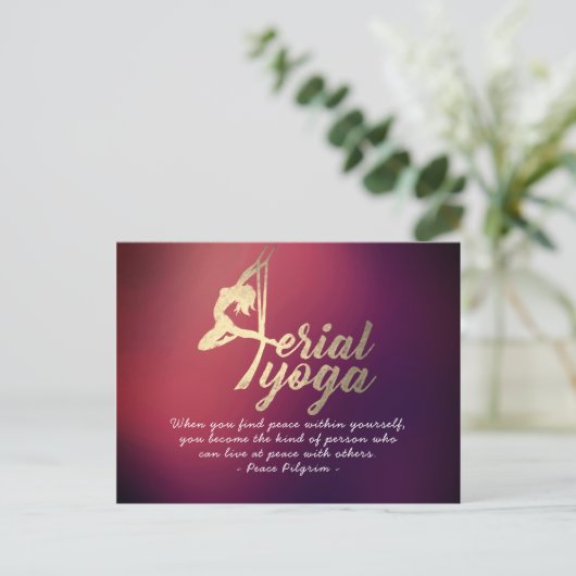 エアリアルヨガ瞑想ピラティスフィットネスインストラクター ポストカード (スタンド正面)