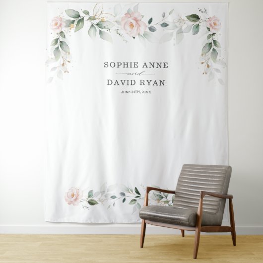 エアリー グリーンレンジィ ピンク フローラル ゴールド ウェディング フォト プロップ タペストリー (インサイチュ)