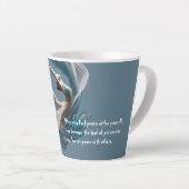 エアー飛んでいるヨガインストラクターピラティスフィットネス カフェラテマグ (右アングル)