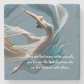 エアー飛んでいるヨガインストラクターピラティスフィットネス ストーンコースター (正面)