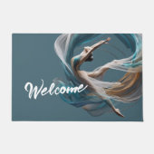 エアー飛んでいるヨガインストラクターピラティスフィットネス ドアマット (正面)