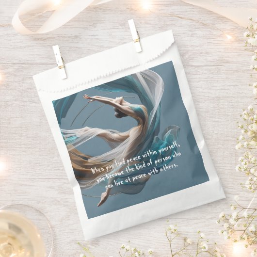 エアー飛んでいるヨガインストラクターピラティスフィットネス フェイバーバッグ (クリップ留めされた状態)