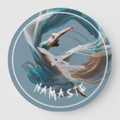 エアー飛んでいるヨガインストラクターピラティスフィットネス ラージ壁時計 (正面)