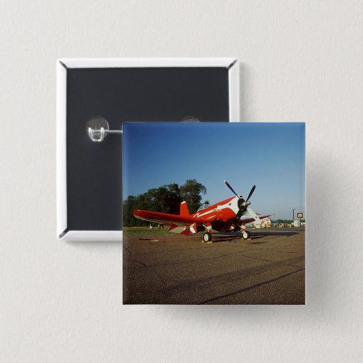 エア・ショーのF2G-1Dによってすごい海賊の飛行機 缶バッジ (正面&裏面)