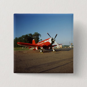 エア・ショーのF2G-1Dによってすごい海賊の飛行機 缶バッジ