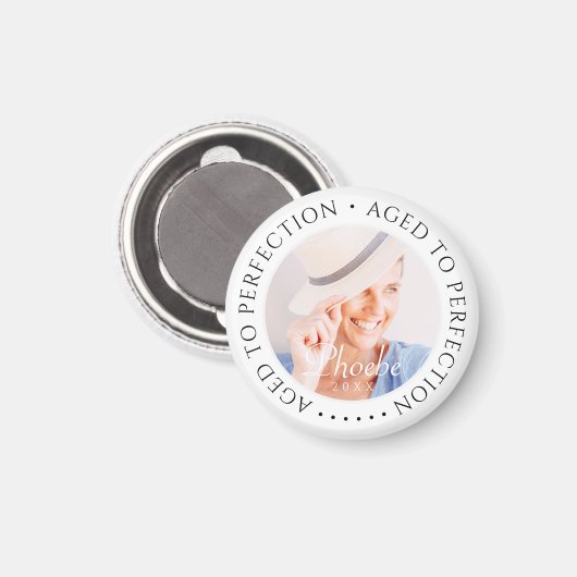 エイジド・トゥ・パーフェクトモダンスのシンプル誕生日写真 マグネット (正面/裏面)
