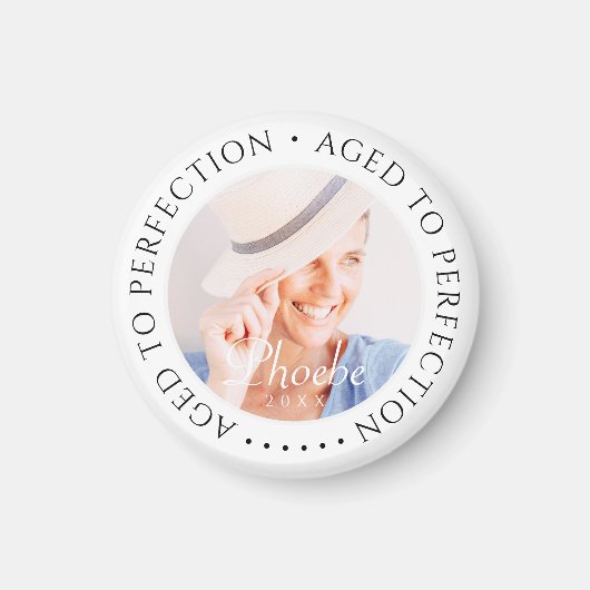 エイジド・トゥ・パーフェクトモダンスのシンプル誕生日写真 マグネット (正面)