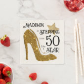 エイジパーソナライズされた金ゴールド誕生日星 スタンダードカクテルナプキン (インサイチュ)