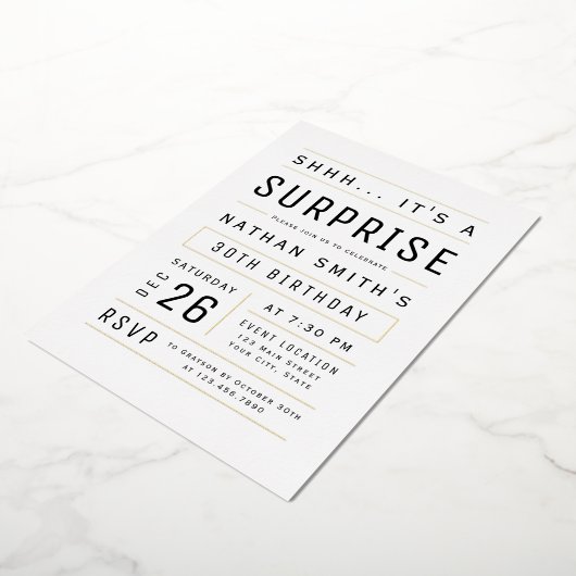 エイジモダンタイポグラフィシンプルサプライズ誕生日 箔招待状 (回転した状態)