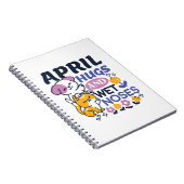 エイプリルハグとウェットノーズ – かわいい犬と猫のアート ノートブック (右側)