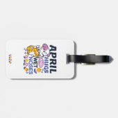 エイプリルハグとウェットノーズ – かわいい犬と猫のアート ラゲッジタグ (裏面横)