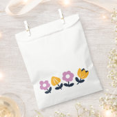 エイプリルハグとウェットノーズ – フローラ部分 フェイバーバッグ (クリップ留めされた状態)