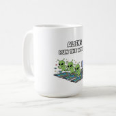 エイリアンが世界を支配 コーヒーマグカップ (正面左)
