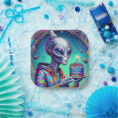 エイリアンが誕生日ケーキを持っている ペーパープレート (パーティー)