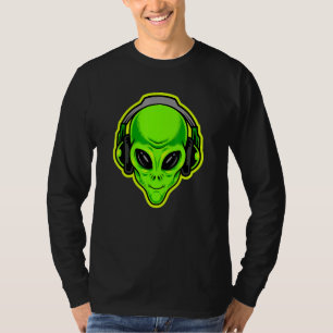 エイリアンとヘッドフォンの準備 Tシャツ
