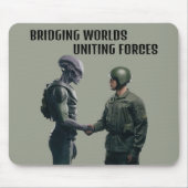 エイリアンと兵士 マウスパッド (正面)