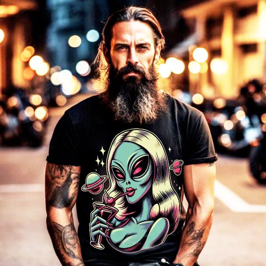 エイリアンのピンアップ Tシャツ