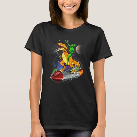 エイリアンのロケットに乗った宇宙 Tシャツ (正面)