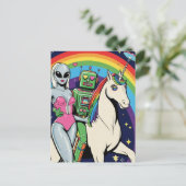 エイリアンの女性と緑のロボットがユニコーンに恋をする ポストカード (スタンド正面)