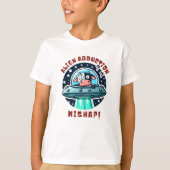 エイリアンの誘拐に失敗?面白い牛のキャラクター Tシャツ (正面)