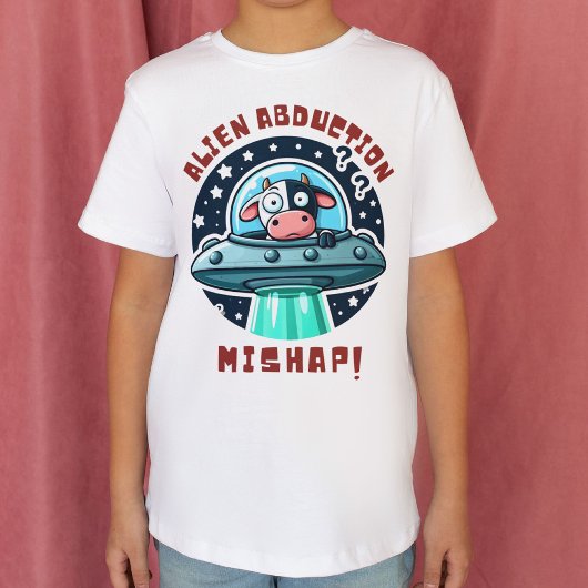エイリアンの誘拐に失敗?面白い牛のキャラクター Tシャツ