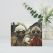 エイリアンの隣：奇妙な猫 ポストカード (スタンド正面)