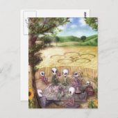 エイリアンはミステリーサークルでピックニックを作る – はがき (正面/裏面)