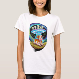 エイリアンは牛を誘拐するが、牛は幸せかrに見える tシャツ