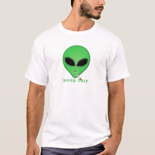 エイリアンはsmokinです! tシャツ