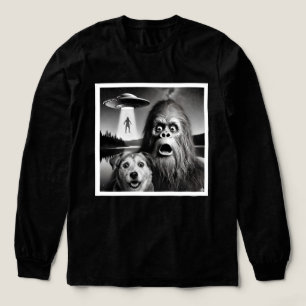 エイリアンを信じる人への面白いビッグフットと犬のギフト トライブレンドTシャツ