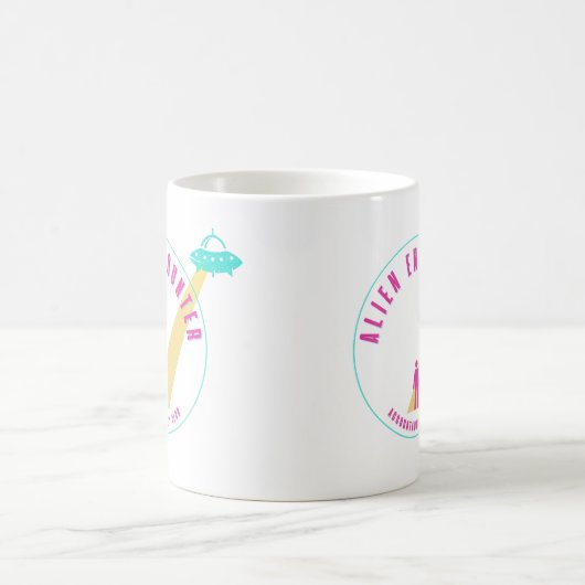 エイリアンエンジェンスクラおもしろいブピンク&ティール（緑がかった色）グラフィック コーヒーマグカップ (中央)