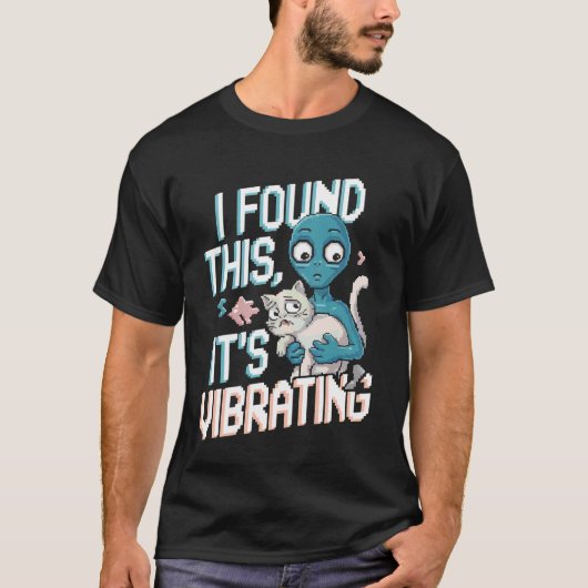 エイリアンネコピクセルレトロSFユーモア1 Tシャツ (正面)