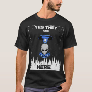 エイリアン侵入。エイリアンはこちら Tシャツ