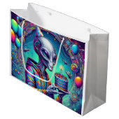 エイリアン保持お誕生日ケーキ ラージペーパーバッグ (正面アングル)